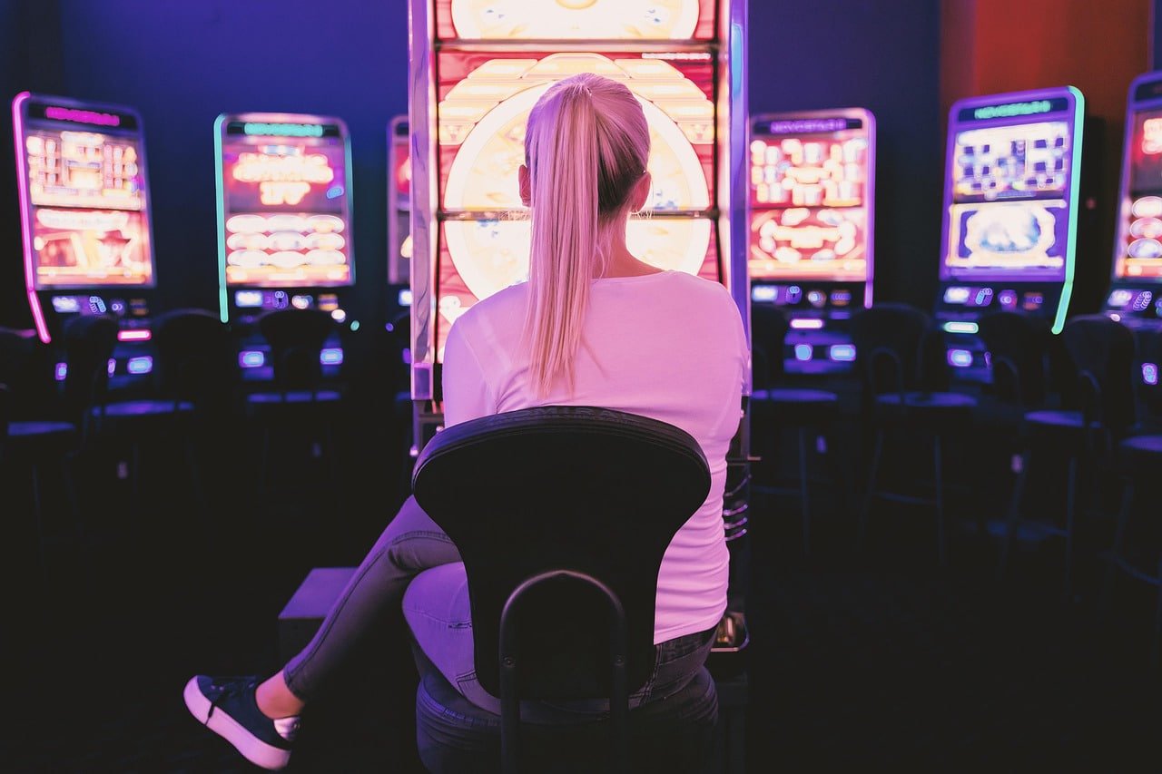 Online Slots Free Spin Feature – Vkyat App တွင် Free Spin Bonus နှင့် Multiplier Slots ကစားနိုင်